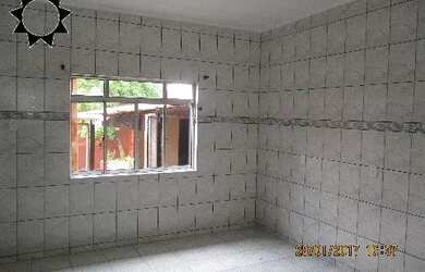 Imagem: A casa possui 2 Dormitórios, 2 Banheiros, 3 Vagas na garagem