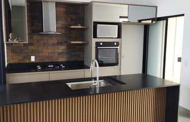 Imagem: A casa em condomínio possui 3 Dormitórios, 4 Banheiros, 4