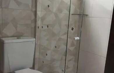 Imagem: A casa possui 3 Dormitórios, 2 Banheiros, 1 Vaga na garagem