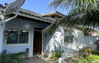 Imagem: A casa possui 3 Dormitórios, 3 Banheiros, 2 Vagas na garagem