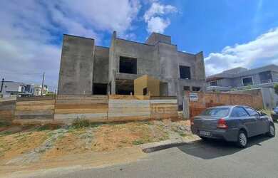 Imagem: A casa em condomínio possui 5 Dormitórios, 5 Banheiros, 4