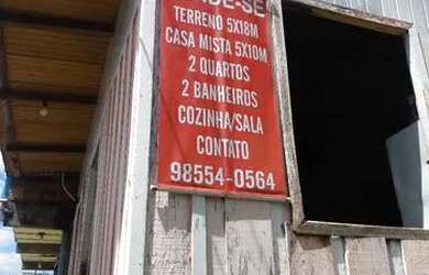 Imagem: A casa possui 2 Dormitórios, 2 Banheiros e 1 Vaga na garagem