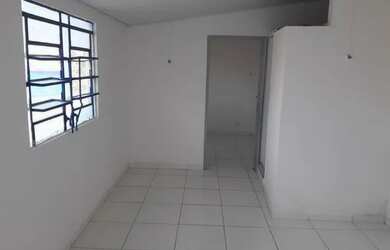 Imagem: A casa possui 1 Dormitório, 1 Banheiro, 2m² de Área e está