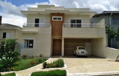 Imagem: A casa à venda possui 3 Dormitórios, 5 Banheiros, 4 Vagas
