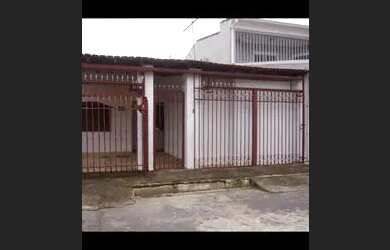 Imagem: A casa possui 3 Dormitórios, 1 Vaga na garagem e está localizado