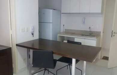 Imagem: O apartamento possui 1 Dormitório, 1 Banheiro, 1 Vaga na garagem