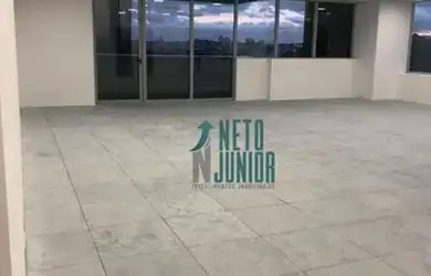 Imagem: O depósito possui 5 Vagas na garagem, 142m² de Área e está