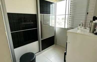 Imagem: A casa possui 2 Dormitórios, 2 Banheiros, 2 Vagas na garagem