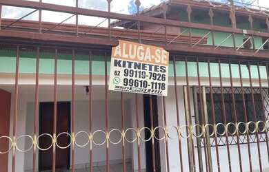 Imagem: A casa possui 1 Dormitório, 1 Banheiro, 1 Vaga na garagem