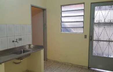 Imagem: A casa possui 1 Dormitório, 1 Banheiro e 33m² de Área e está