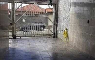 Imagem: A casa possui 2 Dormitórios, 1 Banheiro, 1 Vaga na garagem