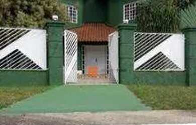 Imagem: A casa possui 5 Dormitórios, 4 Banheiros, 5 Vagas na garagem