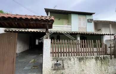 Imagem: A casa possui 2 Dormitórios, 1 Banheiro, 2 Vagas na garagem