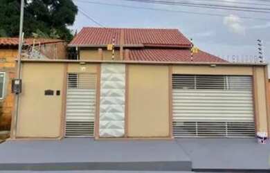 Imagem: A casa possui 2 Dormitórios, 2 Banheiros, 140m² de Área e