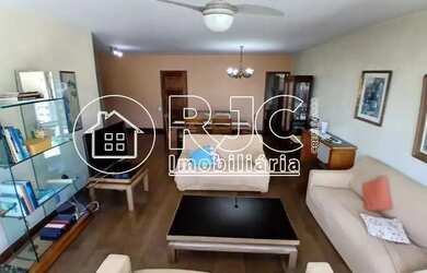 Imagem: O apartamento possui 4 Dormitórios, 3 Banheiros, 1 Vaga na