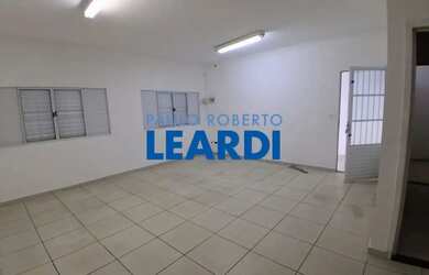 Imagem: A casa possui 3 Dormitórios, 4 Banheiros, 1 Vaga na garagem