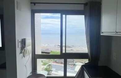 Imagem: O apartamento possui 1 Dormitório, 1 Banheiro, 1 Vaga na garagem