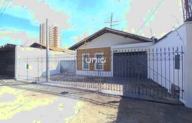 Imagem: A casa possui 2 Dormitórios, 2 Banheiros, 5 Vagas na garagem