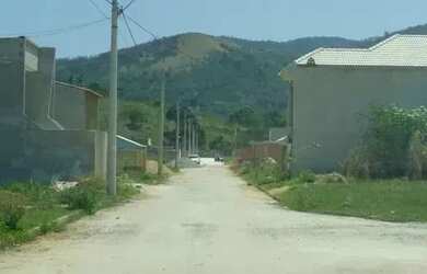 Imagem: O terreno possui 240m² de Área e está localizado em Campo