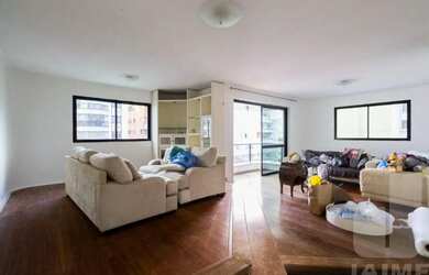 Imagem 5: Apartamento com 235.62 m², 4 quartos sendo 3 suítes à venda no bairro...