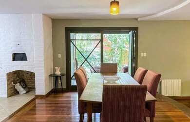 Imagem 12: CASA 4 DORMITORIOS. Piscina, Churrasqueira, VarandaeGuarda roupa