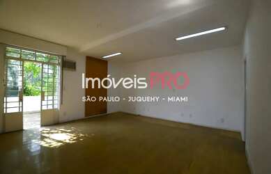 Imagem: O depósito possui 5 Vagas na garagem, 362m² de Área e está