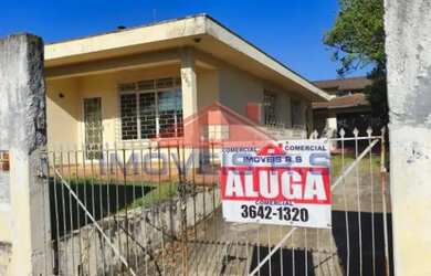 Imagem: A casa possui 4 Dormitórios, 2 Banheiros, 5 Vagas na garagem