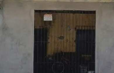 Imagem: A casa possui 2 Dormitórios, 1 Banheiro e está localizado