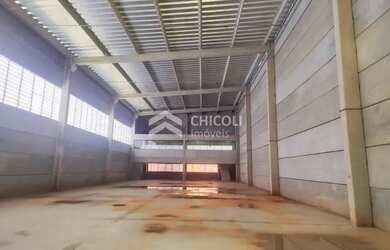 Imagem: O depósito possui 5 Vagas na garagem, 625m² de Área e está