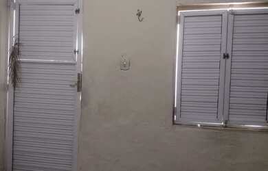 Imagem: A casa possui 2 Dormitórios, 2 Banheiros, 2 Vagas na garagem