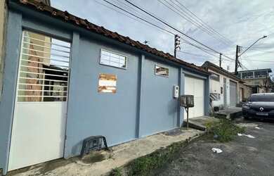 Imagem: A casa possui 2 Dormitórios e 1 Banheiro e está localizado