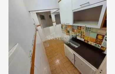 Imagem: O apartamento possui 1 Dormitório, 1 Banheiro, 45m² de Área