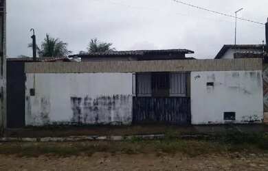 Imagem: A casa possui 2 Dormitórios, 1 Banheiro, 200m² de Área e