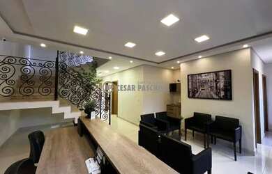 Imagem: O depósito possui 4 Vagas na garagem e 218m² de Área e está