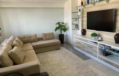 Imagem: O apartamento possui 4 Dormitórios, 3 Vagas na garagem e 180m²