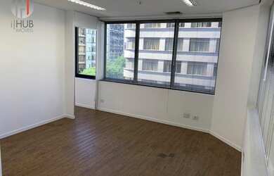 Imagem: O depósito possui 1 Vaga na garagem, 65m² de Área e está