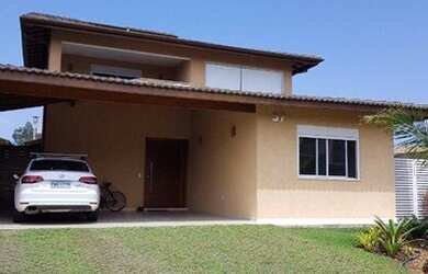 Imagem: A casa em condomínio possui 3 Dormitórios, 1 Banheiro, 4 Vagas