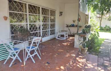 Imagem: A casa possui 3 Dormitórios, 2 Banheiros e 185m² de Área