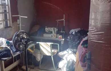 Imagem: A casa possui 4 Dormitórios, 2 Banheiros e está localizado