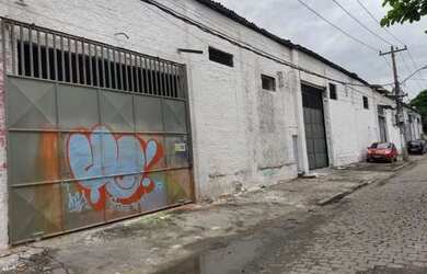 Imagem: O depósito possui 5 Vagas na garagem, 800m² de Área e está