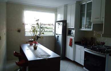 Imagem 10: Sobrado para aluguel e venda tem 200 metros quadrados com 3 quartos