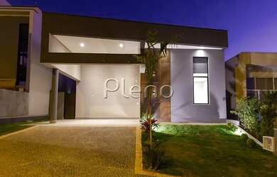 Imagem: A casa em condomínio possui 3 Dormitórios, 1 Banheiro, 4 Vagas