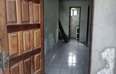 Imagem: A casa possui 3 Dormitórios, 1 Banheiro e está localizado