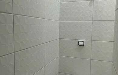 Imagem: A casa possui 2 Dormitórios, 2 Banheiros, 1 Vaga na garagem