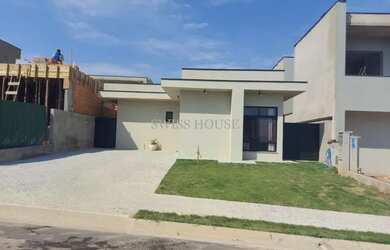 Imagem: A casa em condomínio possui 3 Dormitórios, 4 Banheiros, 4