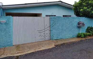 Imagem: A casa possui 2 Dormitórios, 1 Banheiro, 1 Vaga na garagem