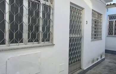 Imagem: A casa possui 1 Dormitório, 1 Banheiro e está localizado