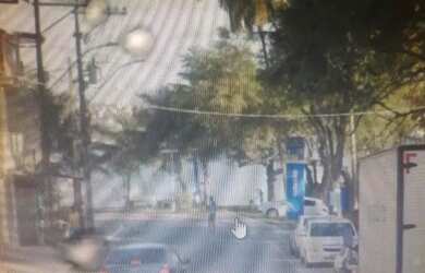 Imagem 2: Vende uma casa com 1 ponto comercial em frente de rua na praia de tubarão