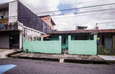 Imagem: A casa possui 3 Dormitórios, 1 Banheiro, 200m² de Área e