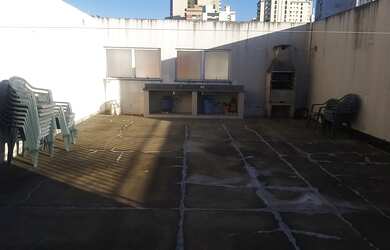 Imagem: O depósito possui 5 Vagas na garagem, 500m² de Área e está